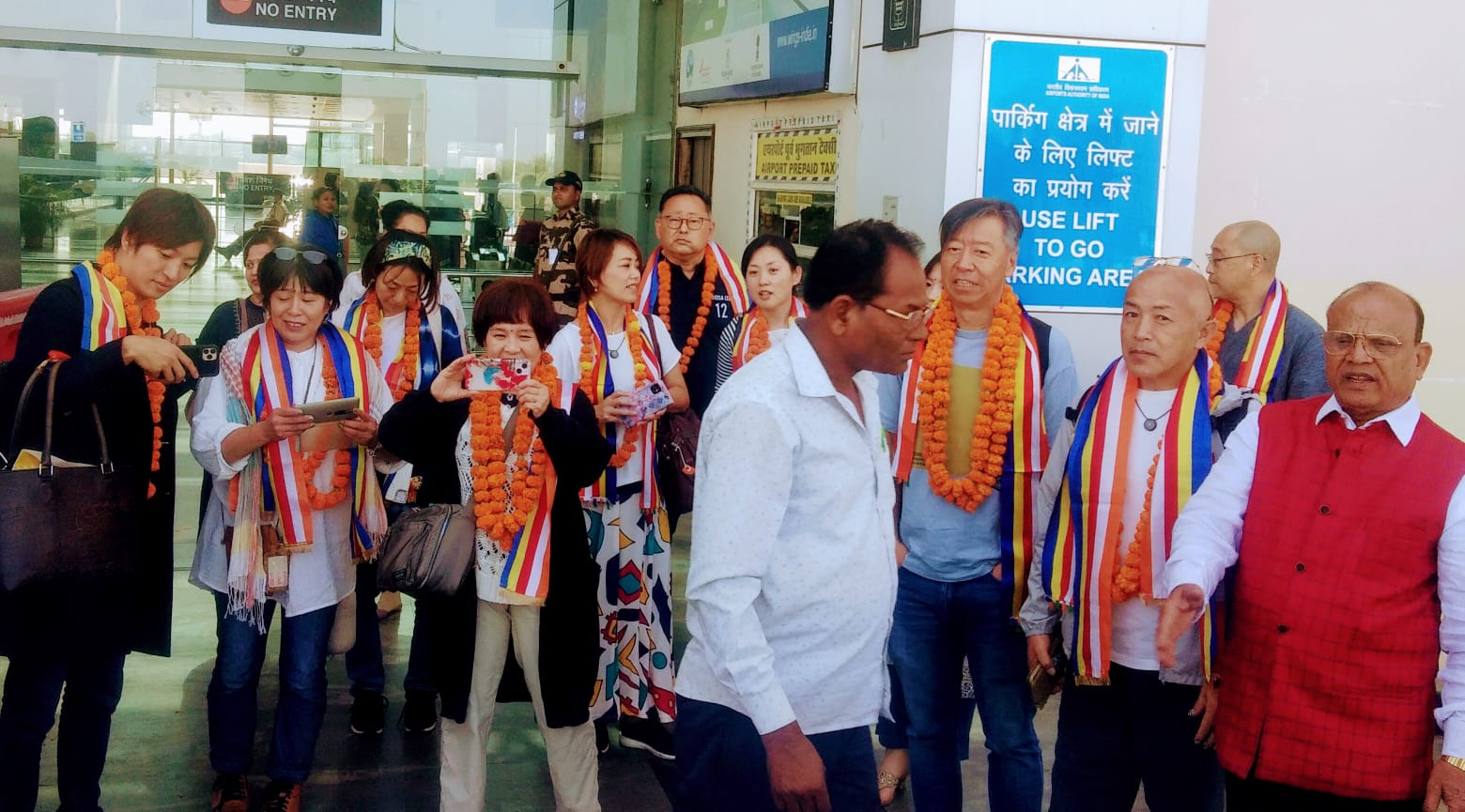 जापान से बौध्द भिक्षुओं और नागरिको के भोपाल आगमन पर भव्य स्वागत