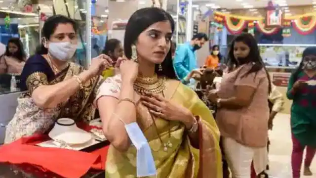सोने-चांदी के भाव में बंपर उछाल, 72000 तक जा सकता है सिल्वर