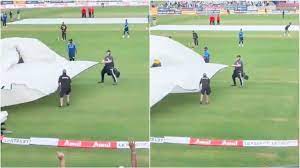 IND vs NZ: संजू सैमसन ने जीता दिल, ग्राउंड स्टाफ की मदद करते नजर आए