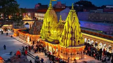 बाबा विश्वनाथ धाम में भक्तों ने दिल खोलकर रिकॉर्ड चढ़ावा दिया ,40 फीसदी ऑनलाइन दान