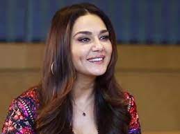 प्रीति जिंटा ने शेयर किया पुराना किस्सा:सोल्जर की शूटिंग छोड़ एग्जाम देने चली गईं थीं, फिल्म के 24 साल पूरा होने पर शेयर किया नोट