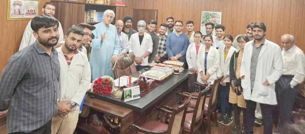 मानदेय विसंगति को लेकर डॉक्टरों के प्रतिनिधिमंडल ने स्वास्थ्य मंत्री से की मुलाकात