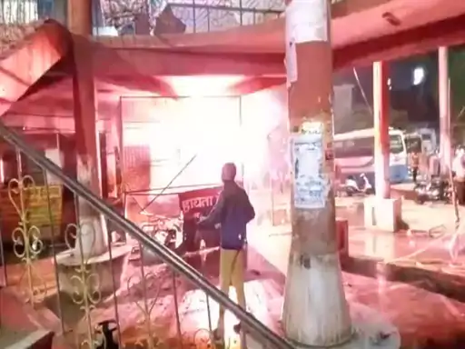 राज्योत्सव के दिन बड़ा हादसा पुलिस सहायता केंद्र में रखे सिलेंडर में हुआ ब्लास्ट