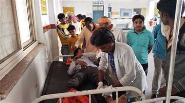 कमिश्नर ने अमृत सरोवर तालाब का किया निरीक्षण