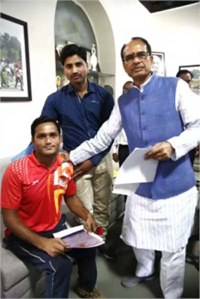 मान्यता के अभाव में 192 कॉलेजों को फीस और प्रवेश की अनुमति नहीं