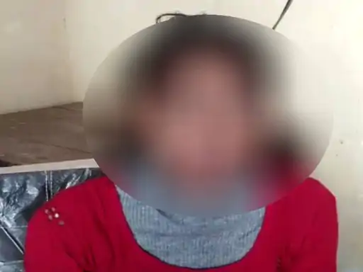 मनचले से परेशान छात्रा ने पीया दाद-खाज का लोशन:बोली- उसने पीछा करते हुए कहा बात करो