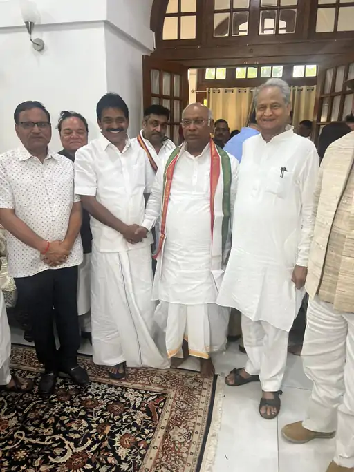 पायलट गुट पर भारी पड़े गहलोत:बगावत करने वाले मंत्रियों और समर्थक को हाईकमान ने दी क्लीन चीट