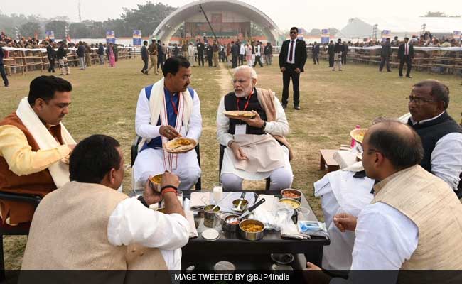 कांग्रेस अध्यक्ष के साथ PM मोदी का लंच:संसद में हंगामे के बाद भाजपा ने विपक्ष के साथ खाना खाया