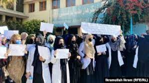 रिलायंस ने किया मेट्रो का अधिग्रहण:कंपनी को 31 लार्ज फॉर्मेट स्टोर का एक्सेस मिलेगा, 2,850 करोड़ रुपए में हुई डील