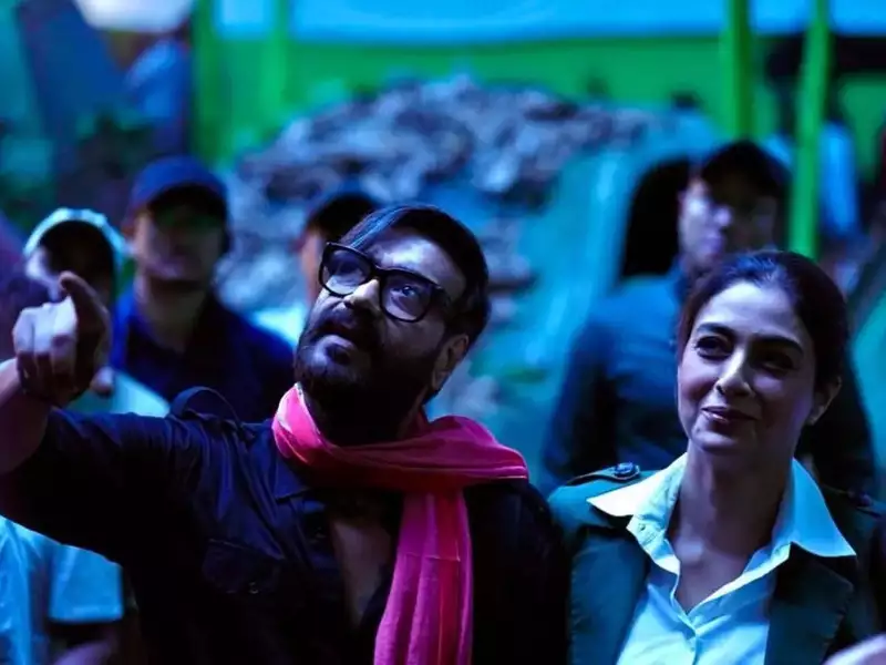 अजय को भोला के सेट पर देख पीछे भागी भीड़ फैंस को कहा शुक्रिया