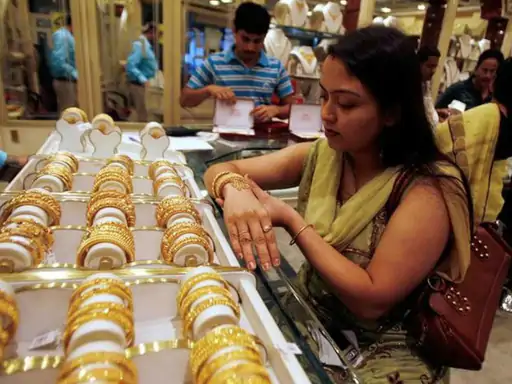 नए साल में अपनाएं निवेश की नई रणनीति:महंगाई के चलते डेट और गोल्ड करा सकते हैं अच्छी कमाई
