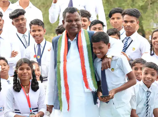 ‘मैं तो बिना पढ़े मिनिस्टर बन गया’- कवासी लखमा:आबकारी मंत्री बोले- बच्चों मेरे चक्कर में मत आना, अच्छे से पढ़ो-लिखो और खूब तरक्की करो
