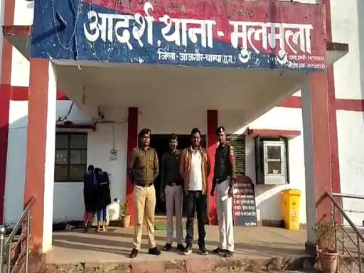 ‘हेडमास्टर जी हमारा हाथ जबरदस्ती पकड़ते हैं’:छात्राएं पहुंचीं थाने, कहा- ‘सर शरीर को गंदी नीयत से छूते हैं