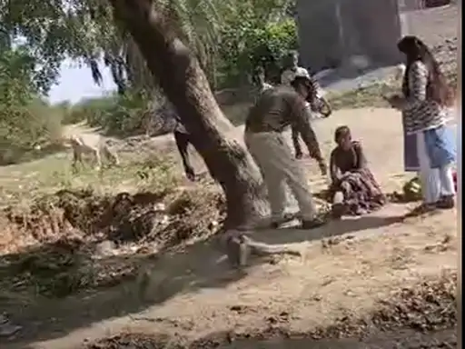 महिला को पेड़ से बांधकर पीटा:ससुरालवालों ने बरसाए लाठी-डंडे; प्रेमी के साथ रहने का आरोप