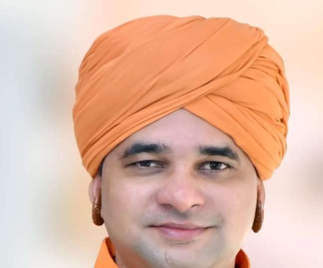 MP Vs MLA: विधायक ने कहा साधु के भेष में भेड़िया है बालकनाथ, सांसद बोले- वसूली करना बलजीत का धंधा