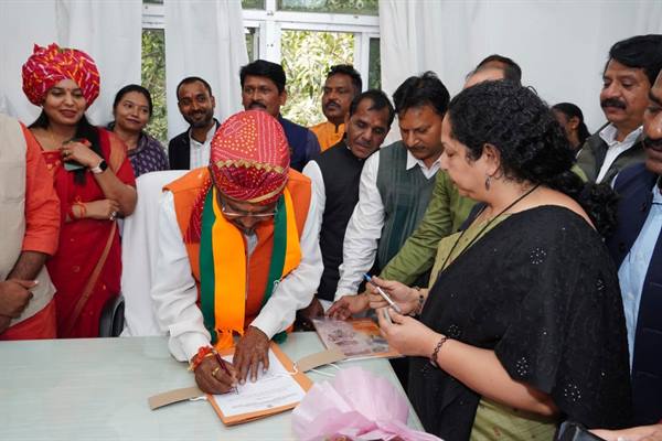 श्री रामदयाल प्रजापति ने माटीकला बोर्ड के अध्यक्ष का पदभार ग्रहण किया