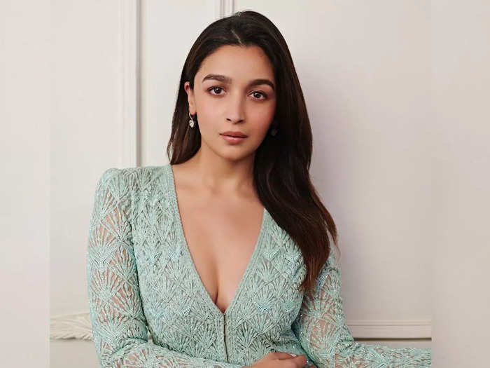 आलिया भट्ट ने बताया 3 महीने तक क्यों छुपाई थी प्रेग्नेंसी, उन मुश्किल दिनो में कैसे करती थीं काम