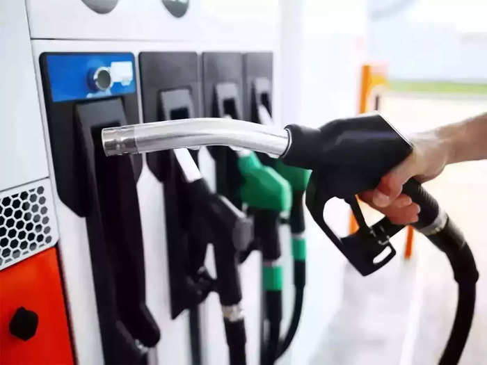 कच्चे तेल की कीमत में भारी उछाल, जानिए आपके शहर में आज क्या भाव मिल रहा पेट्रोल-डीजल