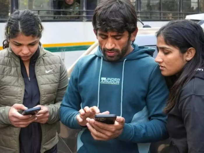 बृजभूषण मामले पर एक्शन में आया ओलिंपिक संघ, जांच के लिए सात सदस्यीय समिति का हुआ गठन