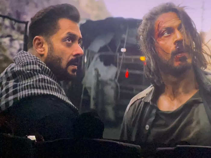शाहरुख को बचाने ‘टाइगर’ की धुआंधार एंट्री, ‘पठान’ में सलमान खान को देख क्रेजी हुए फैंस