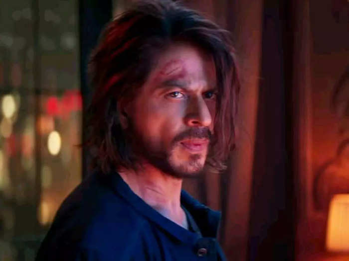 बॉक्स ऑफिस पर तूफान बनकर आ रही ‘पठान’, 36 घंटों में एडवांस बुकिंग से कमाए 14 करोड़