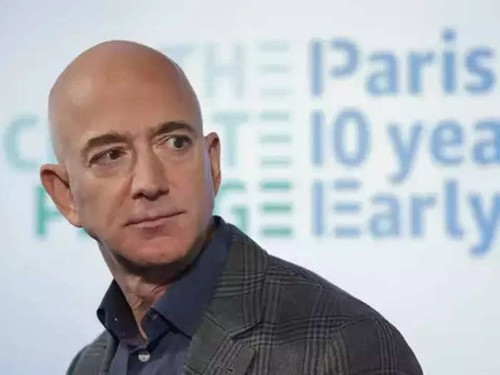 एलन मस्क के रास्ते पर चल पड़े Amazon के जेफ बेजोस, एक दिन में लगा 5,539 करोड़ का झटका
