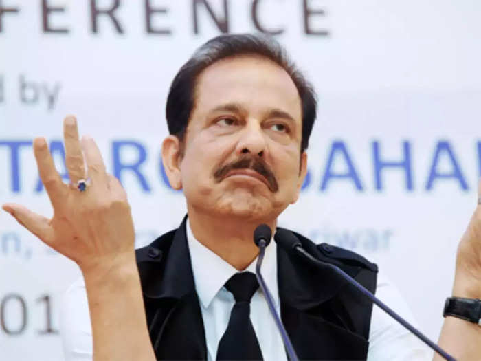 स्कूटर पर नमकीन बेचने वाले इस शख्स ने कैसे खड़ा किया दो लाख करोड़ का कारोबार