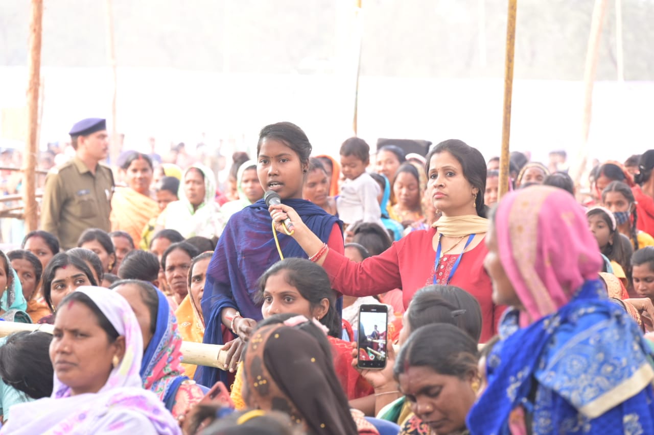 रायपुर : ग्राम बतारी की अंजली ने बताया मेरे पिता का देहांत हो चुका है,  हमारी आर्थिक स्थिति ठीक नहीं है