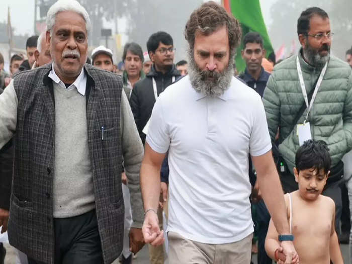 मुसीबतों की बेड़ियां पिघला चुकी हैं… भारत जोड़ो यात्रा में राहुल को मिला नन्हे ‘आजाद’ का साथ