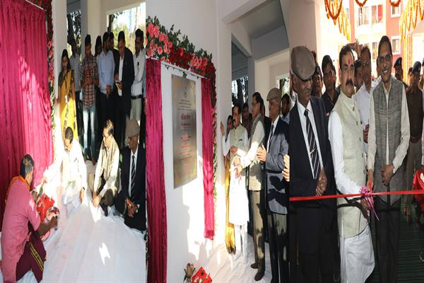 पुलिस का सेवा भाव देश में प्रदेश को दिलाएगा गौरव : गृह मंत्री डॉ. मिश्रा