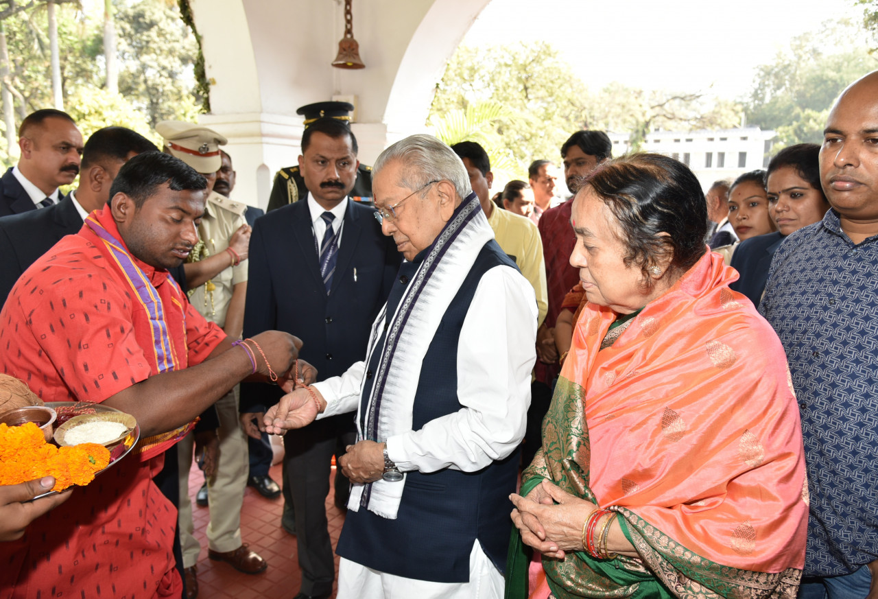 छत्तीसगढ़ के मनोनीत राज्यपाल श्री विश्व भूषण हरिचंदन का राजभवन पहुंचने पर किया गया आत्मीय स्वागत