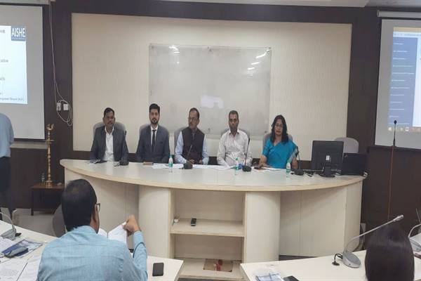 पढाई से लेकर दवाई तक सबको समान रूप से उपलब्ध करा रही है सरकार