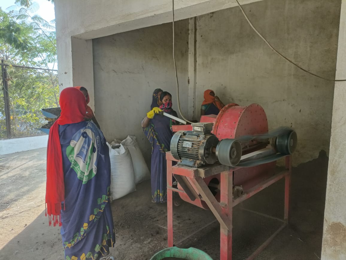 रायपुर: महिला स्व-सहायता समूह की महिलाएं गढ़ रही हैं आत्मनिर्भता की कहानी