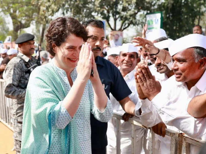 तानाशाह जवाब नहीं दे पाते तो दबाते हैं, राहुल के बचाव में प्रियंका का PM मोदी पर हमला