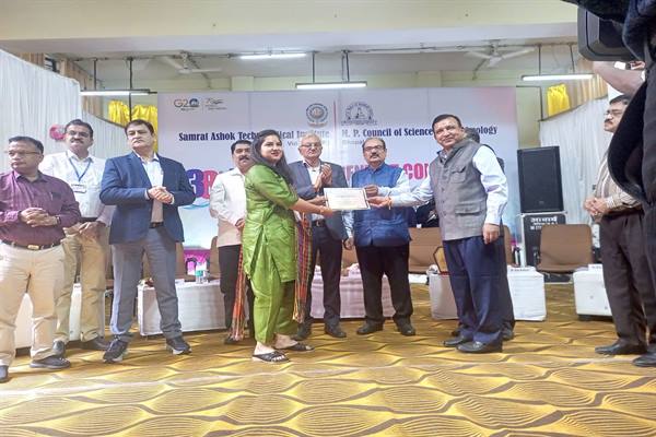 युवा रिसर्च का ऐसा विषय चुने जिसका लाभ समाज के अंतिम और गरीब व्यक्ति को मिले : डॉ. संजय तिवारी