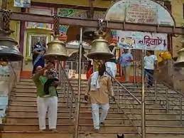 यहां डकैत, पुलिस झुकाते हैं सिर, पहाड़ी पर मन्नत मांग कर बनाते हैं पत्थर के मकान