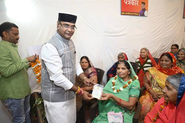 तीर्थ-दर्शन योजना में कामाख्या देवी के दर्शन करेंगे नरेला विधानसभा के वृद्धजन