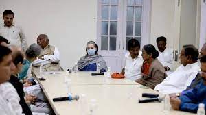 Rahul Gandhi की सदस्यता तो गई अब क्या करेगी कांग्रेस? 3 घंटे आपात बैठक में बन गई आगे की रणनीति