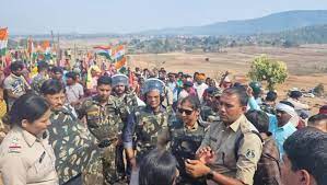 अम्बिकापुर: पहली बार पहुंचे कलेक्टर और एसपी प्रदर्शनकारियों के बीच