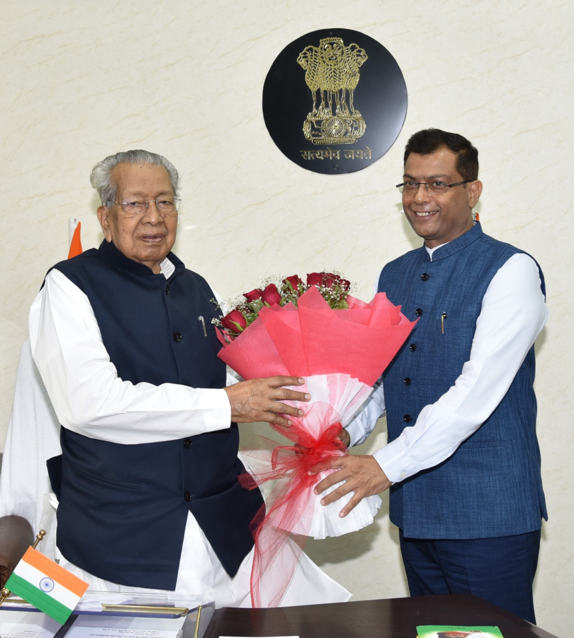 रायपुर : राज्यपाल श्री हरिचंदन से राज्य योजना आयोग के उपाध्यक्ष ने की सौजन्य भेंट