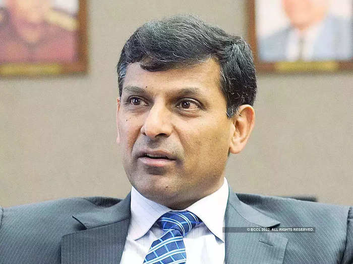 अडानी-हिंडनबर्ग विवाद में राघुराम राजन ने पूछे सवाल, कहा- जांच में सेबी की जरूरत है क्या?