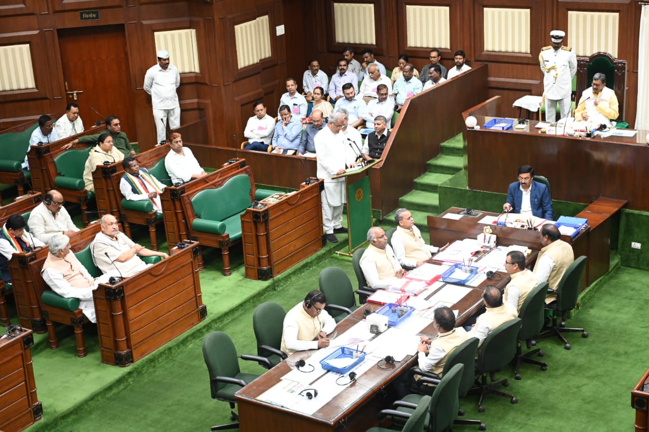 रायपुर: मुख्यमंत्री श्री भूपेश बघेल सदन में वर्ष 2023-24 का बजट प्रस्तुत कर रहे हैं