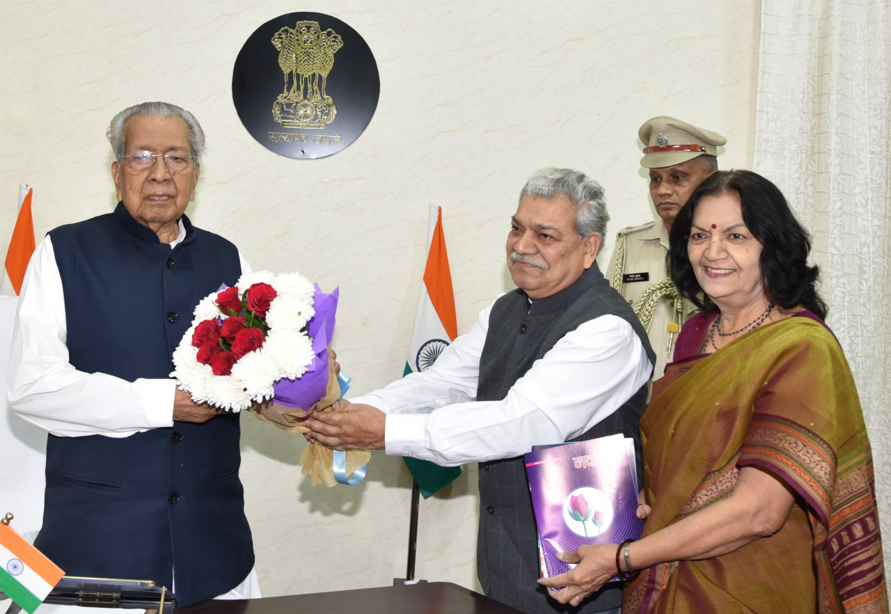 रायपुर: राज्यपाल से पूर्व मुख्य सचिव श्री मिश्रा ने की सौजन्य भेंट
