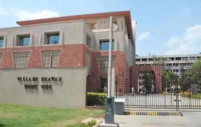 बीमारी के बहाने मंत्रालय कर्मचारियों ने डकारे 30 करोड़