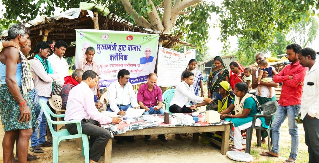 रायपुर : हाट बाजार क्लीनिक से दुर्गम इलाकों में सुलभ हुई स्वास्थ्य सेवाएं