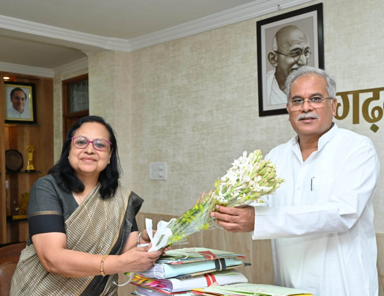 रायपुर : मुख्यमंत्री श्री बघेल से हेमचंद यादव विश्वविद्यालय की कुलपति ने की सौजन्य मुलाकात
