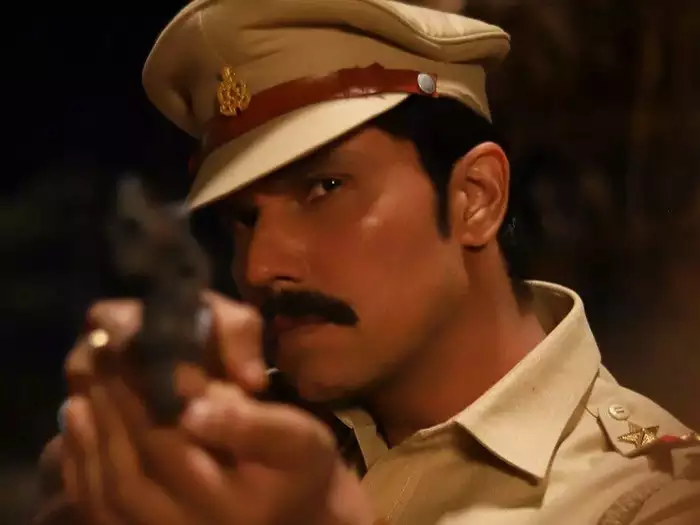 यूपी के दारोगा की दहाड़ लेकर आए हैं रणदीप हुड्डा, धमाका है ये नई वेब सीरीज!