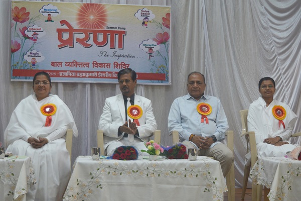 भौतिकवाद में आकर हम अपने मानवीय गुणों को भुला बैठे : डॉ. मुकेश वर्मा