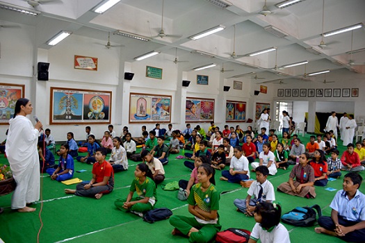 हमारा स्वभाव मिलनसार और व्यवहार मधुर होना चाहिए: ब्रह्माकुमारी वनिषा दीदी