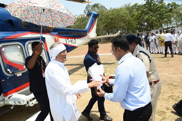 भेंट मुलाकात: सीएम बघेल धमतरी विधानसभा पहुंचे